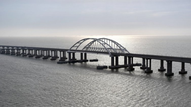 Русия отблъсна нови атаки срещу Кримския мост