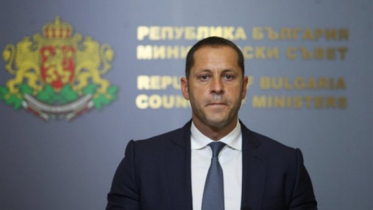 КРИБ подкрепи Манолев, щял да е добър министър  