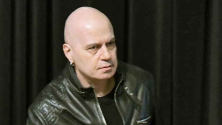 Слави Трифонов влезе в болница