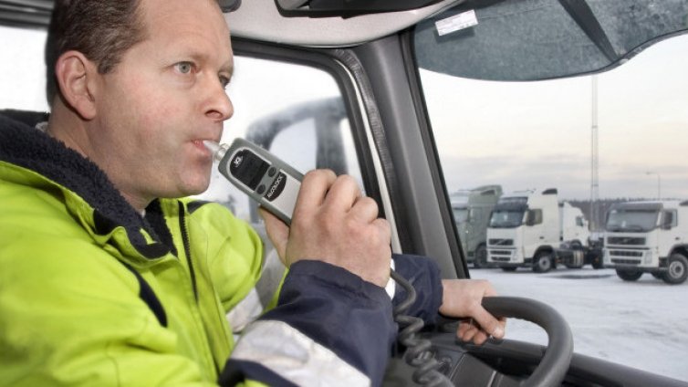 Спипаха пияни и неправоспособни шофьори във Варненско