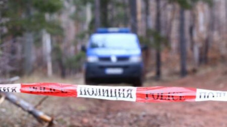 Зловещо: Откриха труп в коритото на родопска гора