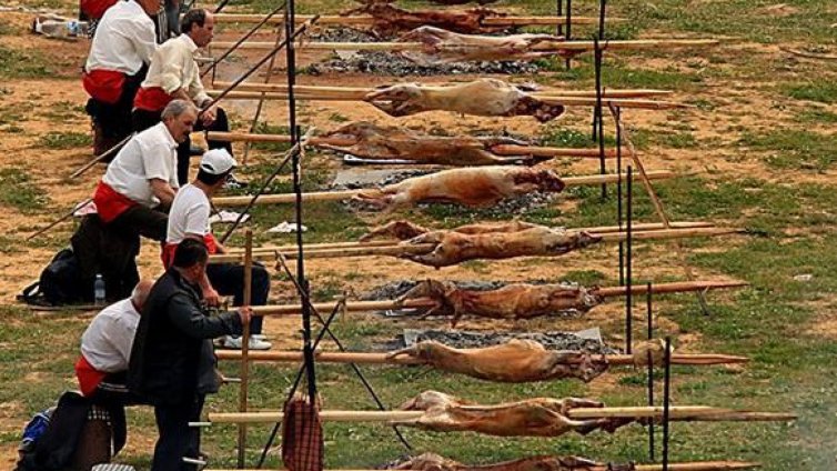 15 000 туристи на празника на чевермето в Златоград