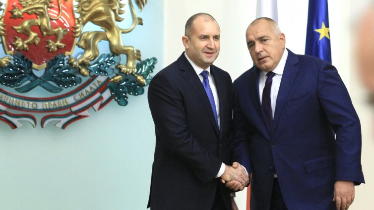 Борисов моли Радев за отсрочка, кандърдисва ДБ, ИТН и БСП за кабинет