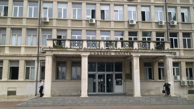 Обвинен за даване на подкуп, ще отговаря днес пред съда