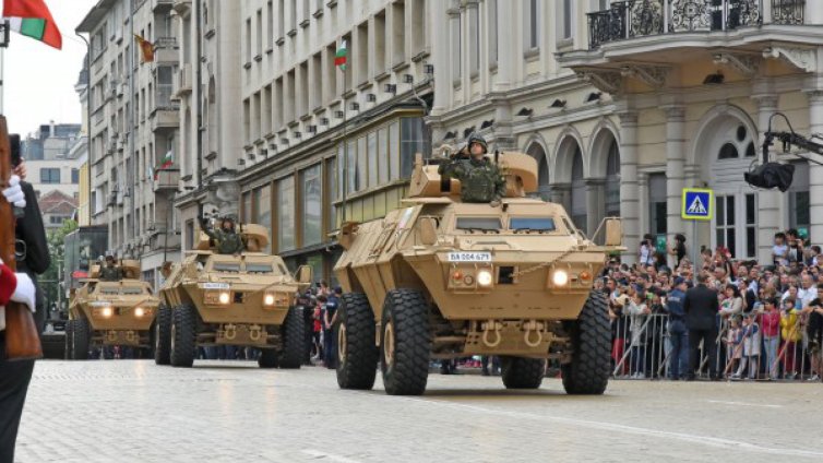 МО: Армията не застрахова техника, а само военнослужещи