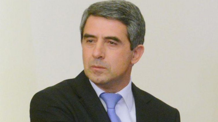 Плевнелиев иска парите за отбрана да не намаляват
