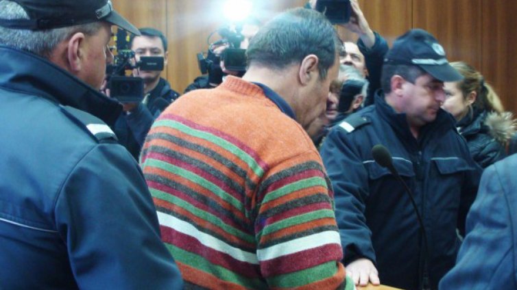 Адвокатката на Евстатиев пак поиска освобождаването му