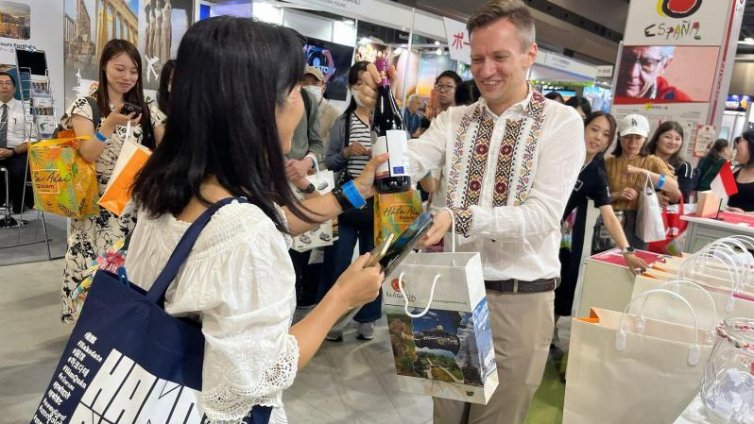 България участва в най-голямото изложение в Япония