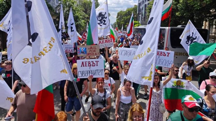 Възраждане с 14-ти протест във Варна тази събота