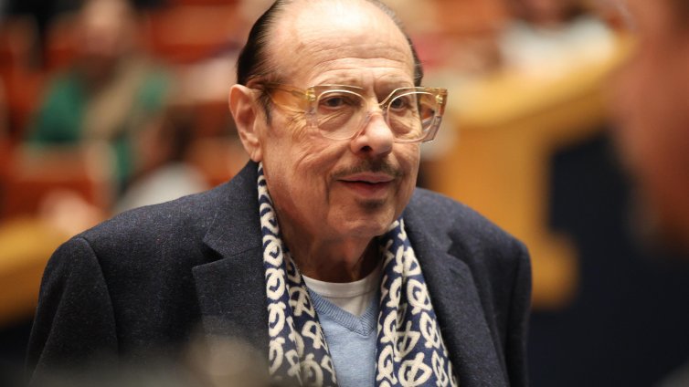 Близки, приятели и общественици изпратиха Иван Тенев