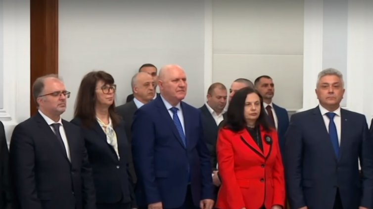 Служебно правителство се събира за заседание за първи път