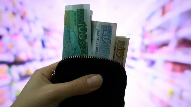 Кешовите плащания - вече до 5 000 лв.