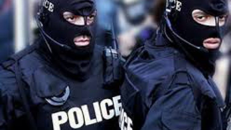 Гръцката полиция задържа при акция двама българи