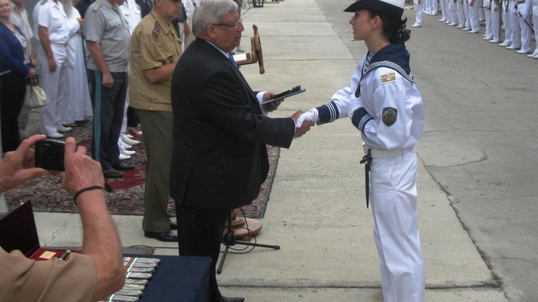 Новите девойки матроси - по-мотивирани от младежите