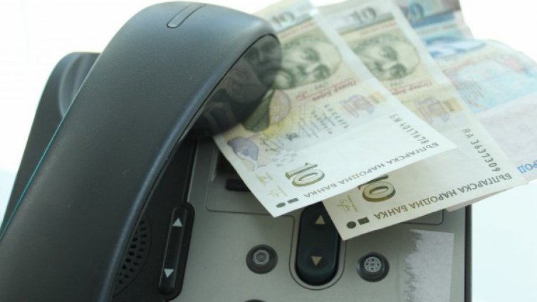 Баба даде 8 500 лева на телефонен измамник