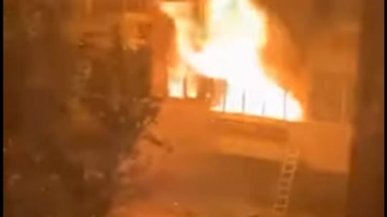 4 екипа пожарникари са се борили с пламъците във "Владиславово"