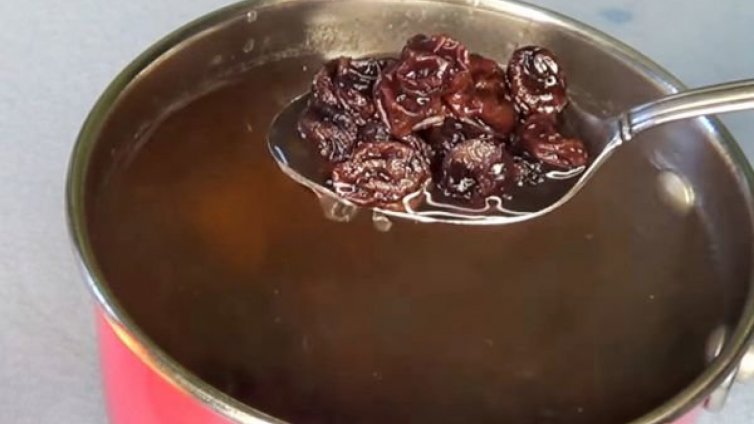 Отслабваме лесно със стафидена вода