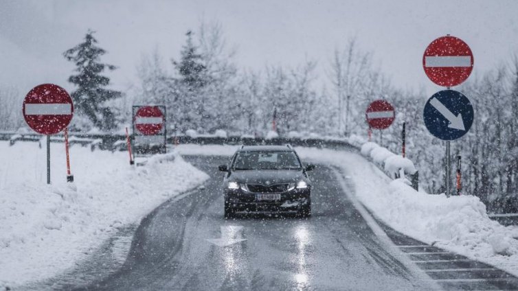 Родни тираджии в снежен ступор по пътищата на Германия. Има ли измъкване?