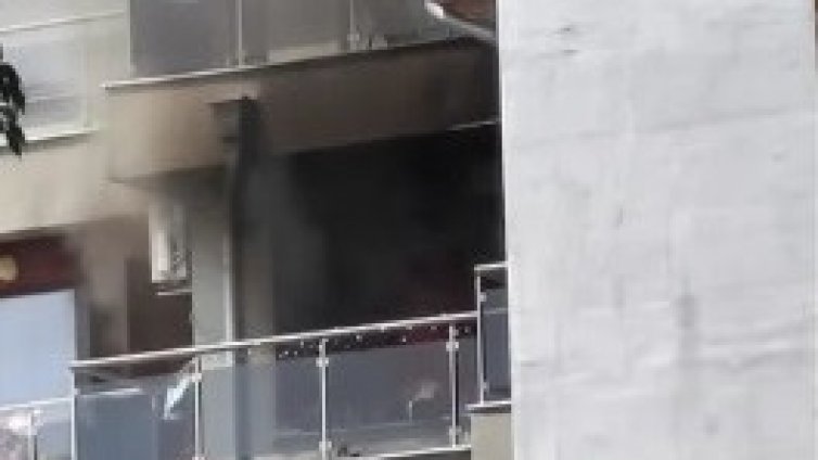 Забравено олио върху котлон предизвика пожар във Варна