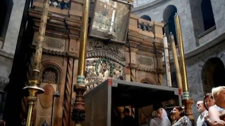 Отвориха гроба на Исус Христос в Йерусалим (Видео)