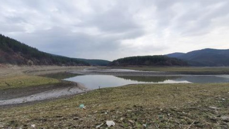 Има ли вода за Варна и Бургас? Язовир Камчия е запълнен едва на 47%