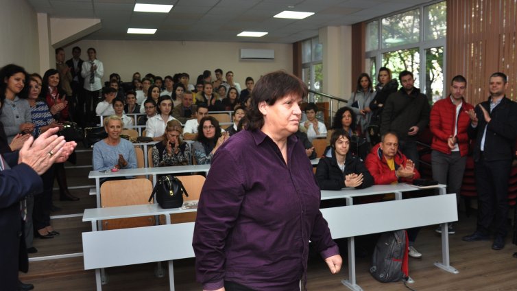 Преподавател от МГ е Учителят будител на 2017