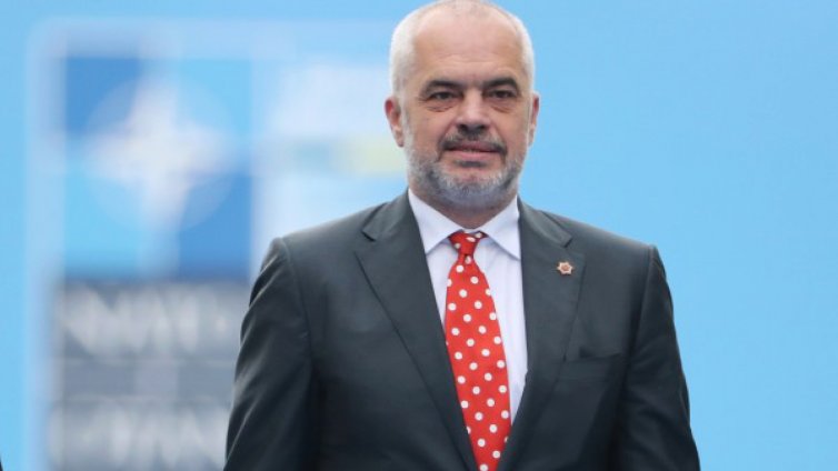 Белград и Прищина се разбират, Косово и Албания се обединяват!  