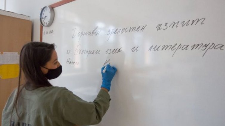 3 варненски гимназии са в топ 10 на матурата по БЕЛ