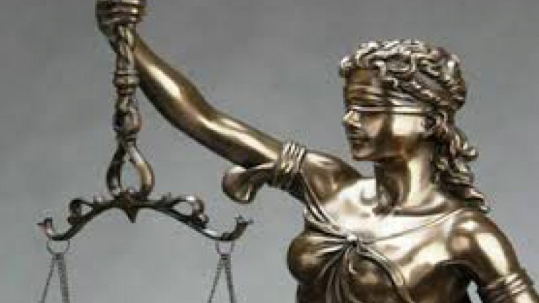 Дадоха 8 години строг затвор на непълнолетен, убил дядо за 4 лв.