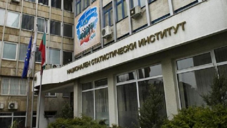 Близо 4% срив на промишлеността в България за месец