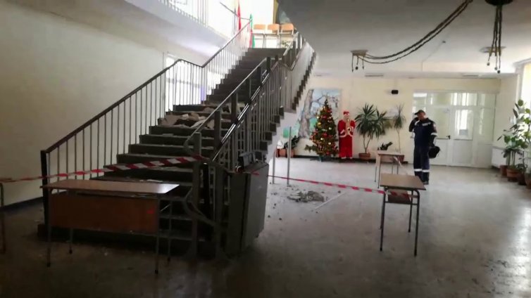 Стълбище падна в кърджалийско училище