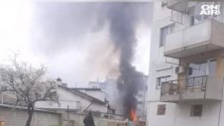Горя автосервиз във "Владиславово"(Видео)