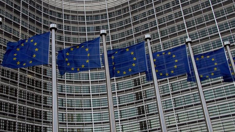 Икономиката на България се свива с 5% заради пандемията