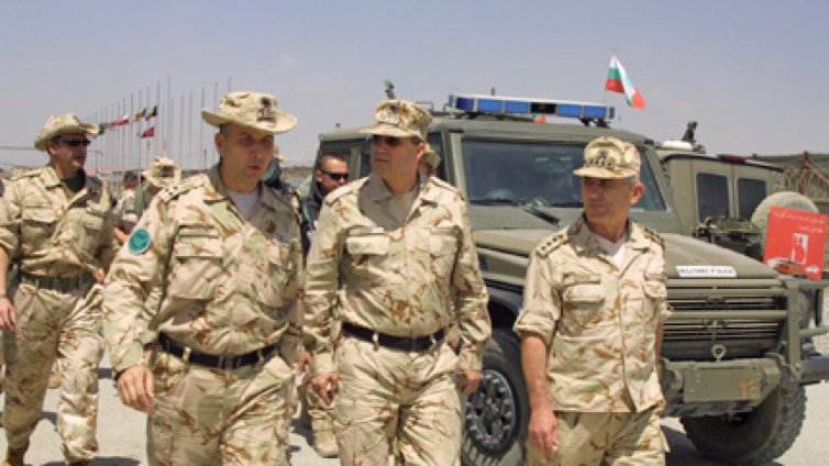 Ракетен обстрел на летище Кандахар