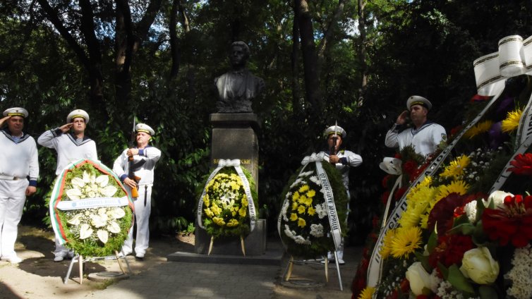 181 години от рождението на Апостола отбелязаха във Варна (СНИМКИ)