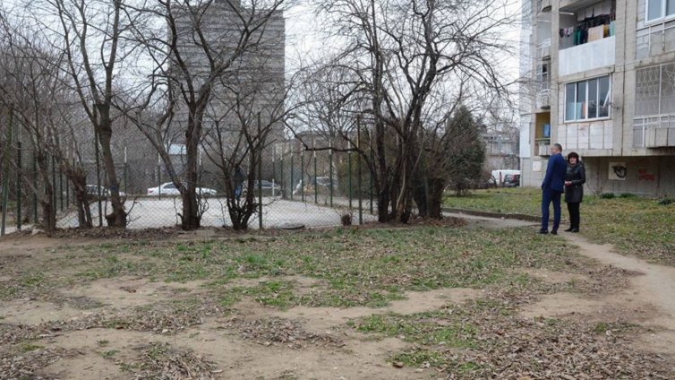 Кметът Иван Портних: Правим втори опит за облагородяване на 17 микрорайон в кв."Левски"
