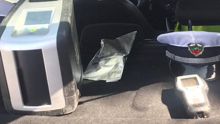 Нови пияни и дрогирани шофьори се разделят с колите си