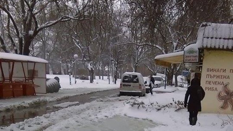 Авария остави част от "Чайка" без вода