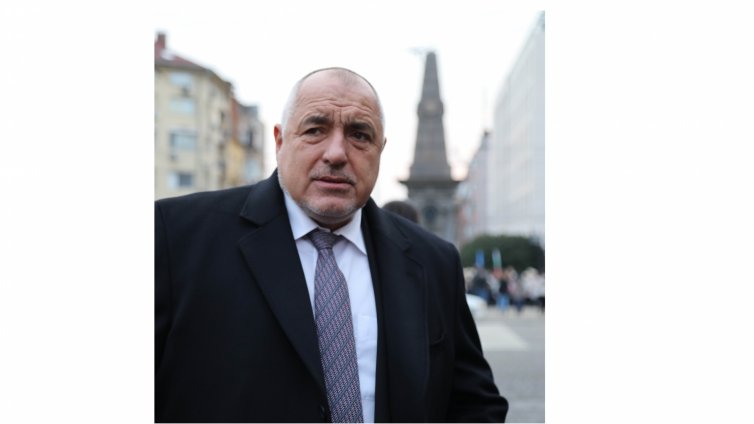 Премиерът към шефа на Пътна агенция: Отиваш да викаш по площадите "Няма да има винетки"