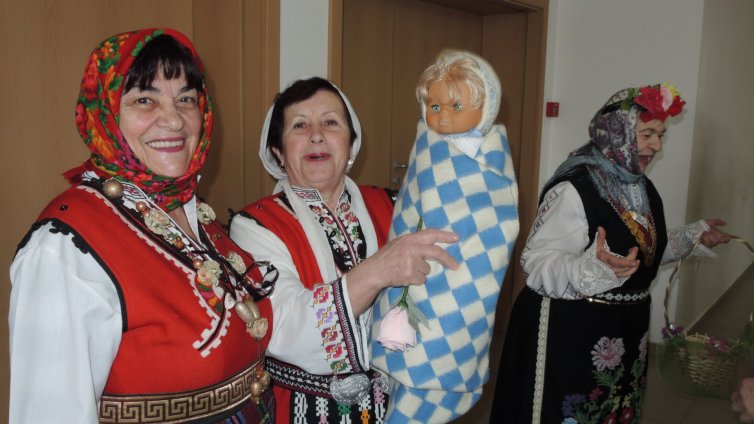 Бабинден отбелязаха ритуално в Аспарухово