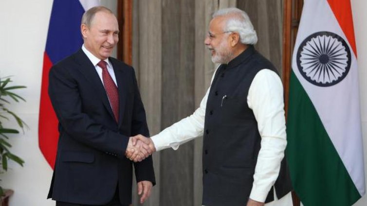 Путин нарече успешно развитието на военно-техническото сътрудничество с Делхи