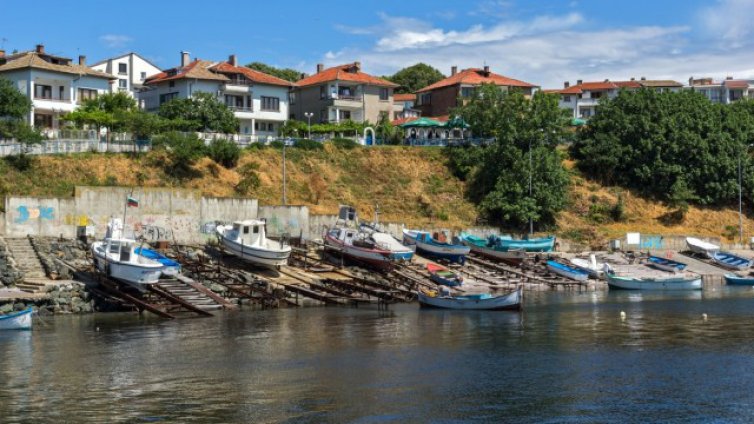 Канализацията на Ахтопол се излива без пречистване в Черно море