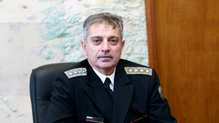 Адм. Ефтимов: Модернизацията на армията остава приоритет