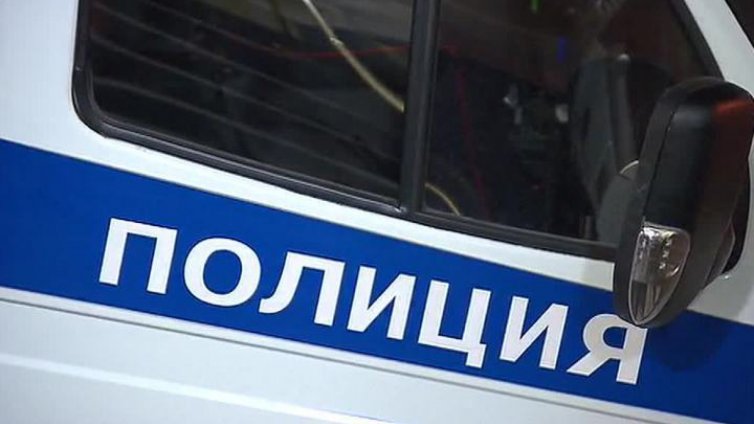 31-годишен мъж тормози жена си, скочи и на полицаи