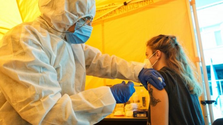 Бодат на две места срещу COVID-19 през уикенда във Варна