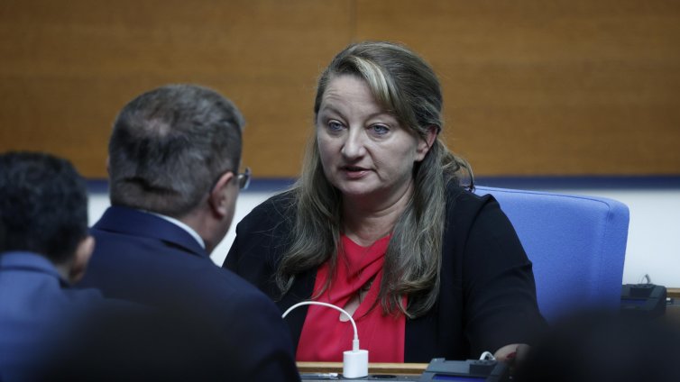 Деница Сачева постави оценка среден 3 на бюджета 