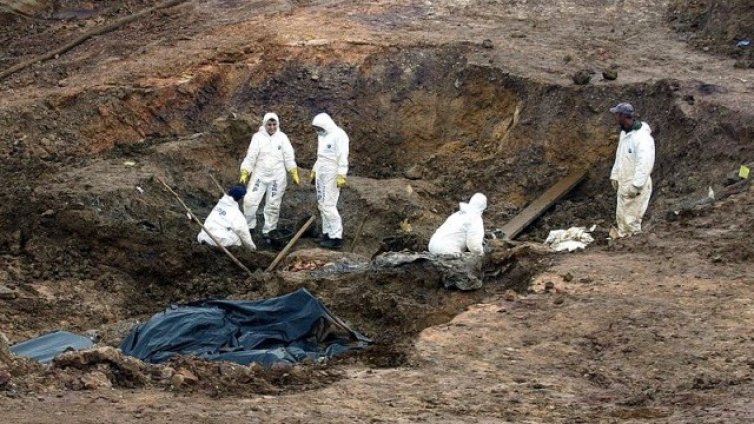  Откриха останки от хора в масов гроб в Босна