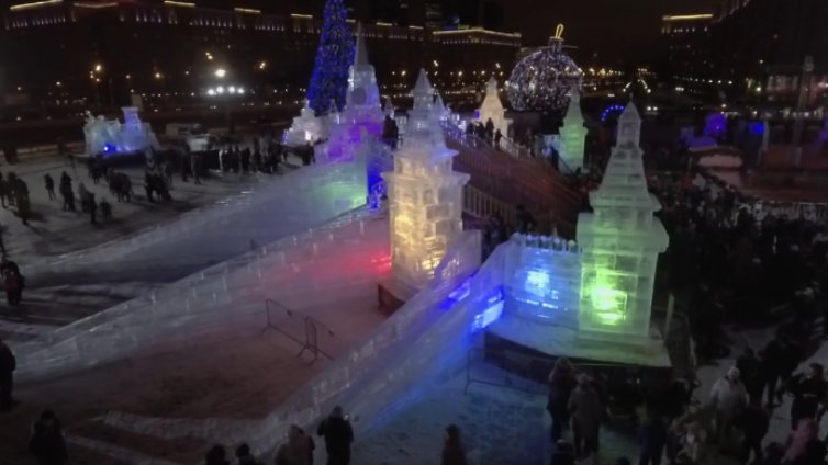 Знакови сгради от лед в Русия (ВИДЕО)