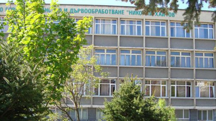 18 ученици от варненска гимназия ще се обучават чрез работа