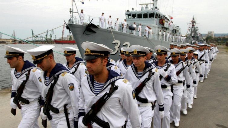 Пускат филателно издание за годишнината на Военноморските сили